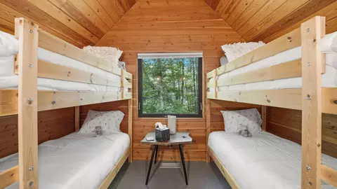 Bedroom - 41 Camp Madron Rd, Buchanan, MI 49107 photo 5 of 9