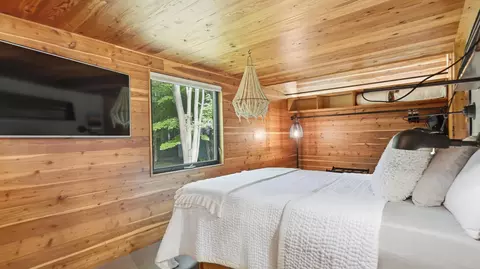 Bedroom - 41 Camp Madron Rd, Buchanan, MI 49107 photo 4 of 9