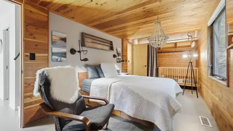 Bedroom - 41 Camp Madron Rd, Buchanan, MI 49107 photo 3 of 9