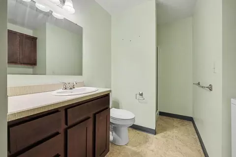 Bath - 4594 SW 14th St, Dorr, MI 49323 photo 3 of 3