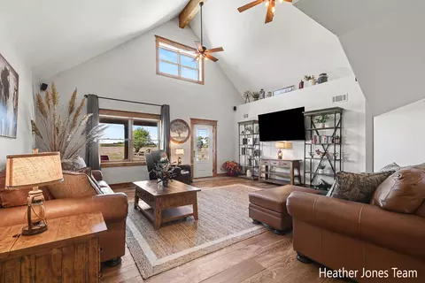 Living - 8872 E Spencer Rd, Crystal, MI 48818 photo 1 of 3