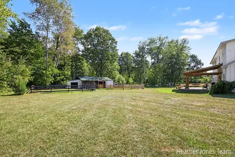 Exterior - 8872 E Spencer Rd, Crystal, MI 48818 photo 9 of 9