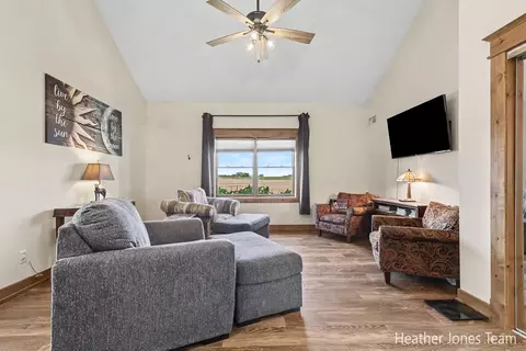Living - 8872 E Spencer Rd, Crystal, MI 48818 photo 3 of 3