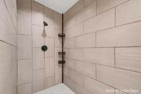 Bath - 8872 E Spencer Rd, Crystal, MI 48818 photo 5 of 5