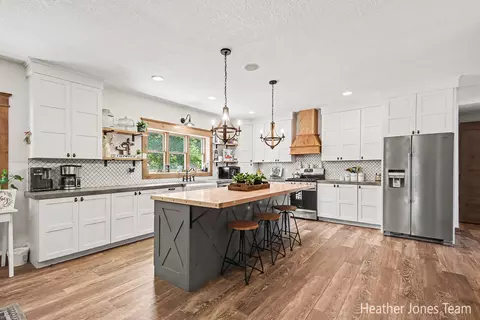 Kitchen - 8872 E Spencer Rd, Crystal, MI 48818 photo 1 of 2