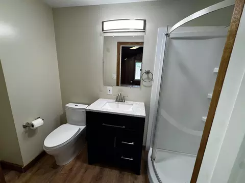 Bath - 5480 Wellesley Dr, Jackson, MI 49201 photo 1 of 3