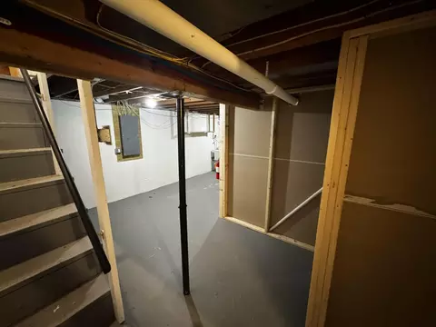 Entry Way - 5480 Wellesley Dr, Jackson, MI 49201 photo 2 of 3
