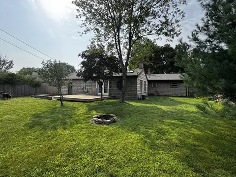 Exterior - 5480 Wellesley Dr, Jackson, MI 49201 photo 4 of 7