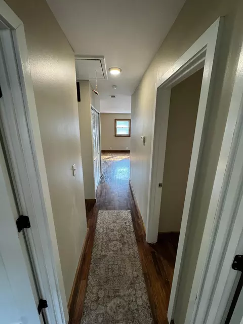 Entry Way - 5480 Wellesley Dr, Jackson, MI 49201 photo 1 of 3