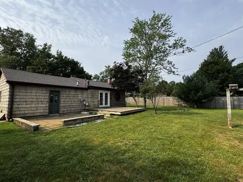 Exterior - 5480 Wellesley Dr, Jackson, MI 49201 photo 2 of 7