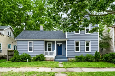 1345 NW Broadway Ave NW, Grand Rapids, MI 49504