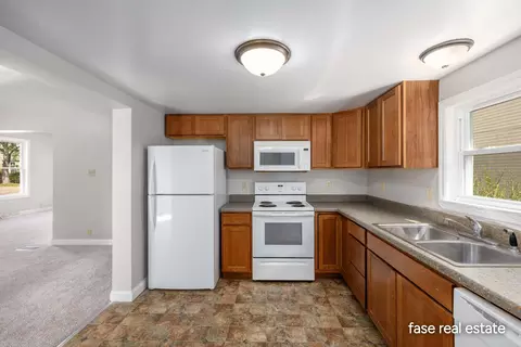 703 Pearl St, Belding, MI 48809 photo 11
