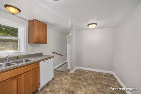 703 Pearl St, Belding, MI 48809 photo 10