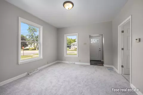 703 Pearl St, Belding, MI 48809 photo 5