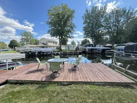 Exterior - 481 Maple Ln, Coldwater, MI 49036 photo 3 of 12