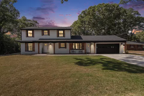 4085 Quainton Rd, Norton Shores, MI 49441