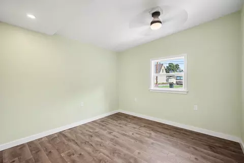Bedroom - 3221 Irene St, Jackson, MI 49202 photo 2 of 4