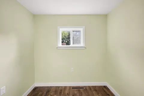 Bedroom - 3221 Irene St, Jackson, MI 49202 photo 4 of 4