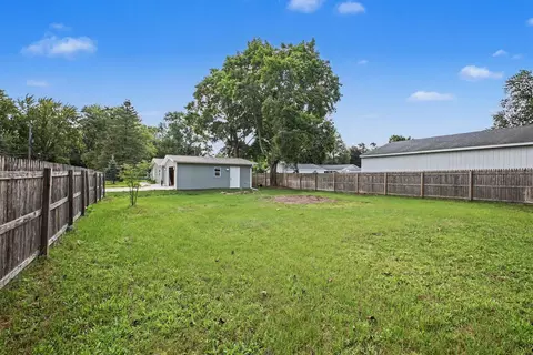 Exterior - 3221 Irene St, Jackson, MI 49202 photo 3 of 5