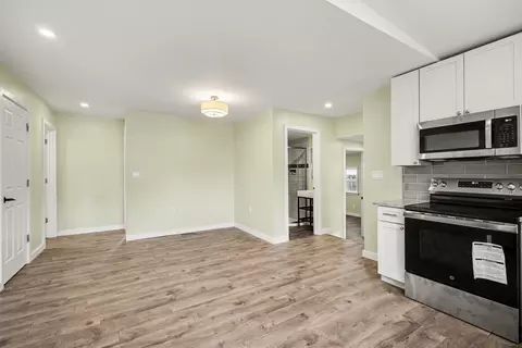 Living - 3221 Irene St, Jackson, MI 49202 photo 1 of 3
