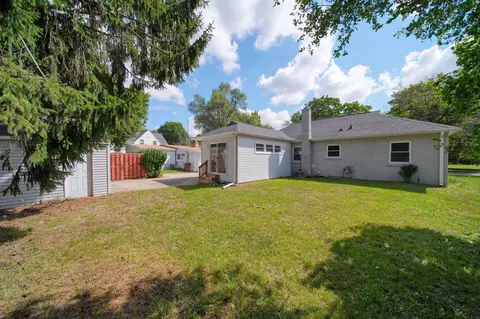 Exterior - 744 Briarcliff Rd, Jackson, MI 49203 photo 8 of 9
