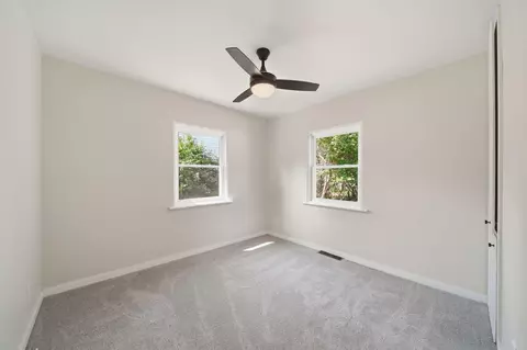 Bedroom - 744 Briarcliff Rd, Jackson, MI 49203 photo 2 of 4