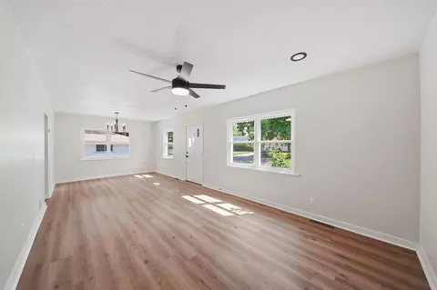 Living - 744 Briarcliff Rd, Jackson, MI 49203 photo 1 of 4