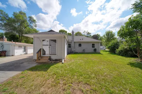 Exterior - 744 Briarcliff Rd, Jackson, MI 49203 photo 6 of 9
