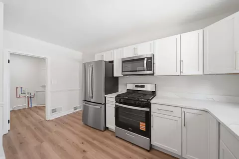 Kitchen - 744 Briarcliff Rd, Jackson, MI 49203 photo 3 of 3