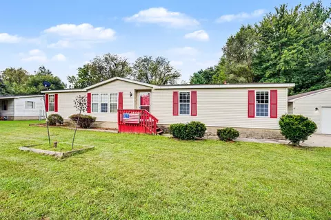 20204 Meadow Dr, Gobles, MI 49055