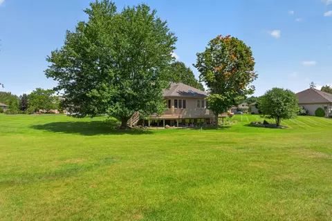 Exterior - 2619 Mulligan Dr, Jackson, MI 49203 photo 4 of 12