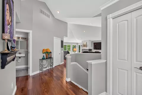 Entry Way - 2619 Mulligan Dr, Jackson, MI 49203 photo 3 of 4