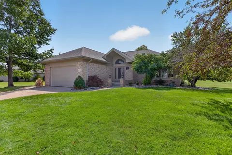 Exterior - 2619 Mulligan Dr, Jackson, MI 49203 photo 2 of 12