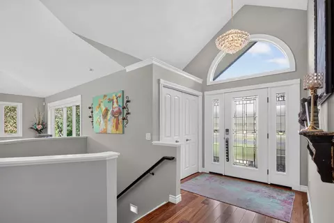Entry Way - 2619 Mulligan Dr, Jackson, MI 49203 photo 2 of 4