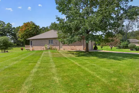 Exterior - 2619 Mulligan Dr, Jackson, MI 49203 photo 8 of 12