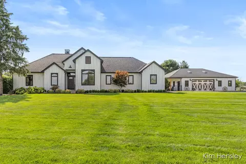 8769 E Paris Ave SE, Caledonia, MI 49316
