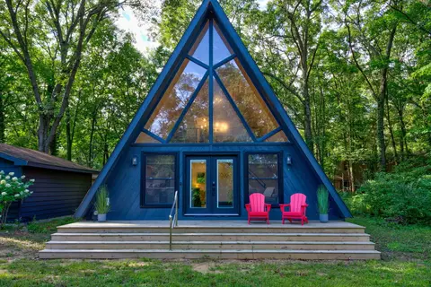 3914 Arrowhead Trl, Allegan, MI 49010