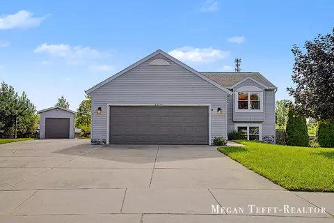 6230 Belmont Farms NE, Belmont, MI 49306