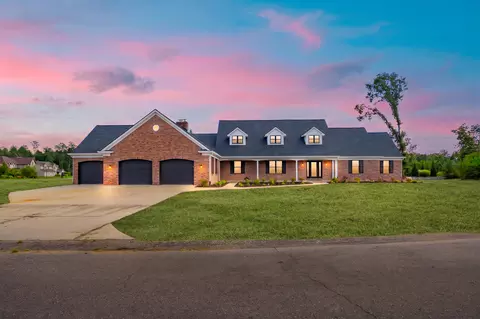 5217 Green Pine Ln, Kalamazoo, MI 49009