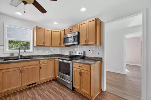 Kitchen - 233 E Clark St, Jackson, MI 49203 photo 1 of 4