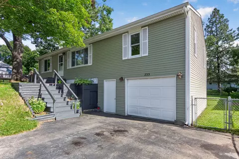 Exterior - 233 E Clark St, Jackson, MI 49203 photo 3 of 14