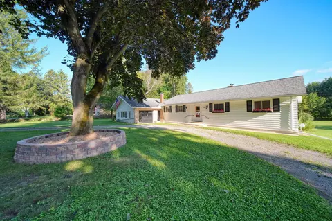 Exterior - 2356 Hatch Rd, Jackson, MI 49201 photo 3 of 16