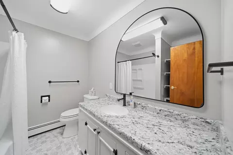Bath - 2356 Hatch Rd, Jackson, MI 49201 photo 2 of 3