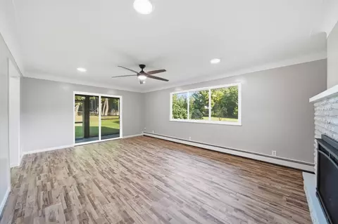 Living - 2356 Hatch Rd, Jackson, MI 49201 photo 3 of 4