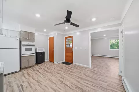 Entry Way - 2356 Hatch Rd, Jackson, MI 49201 photo 2 of 2