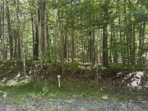 8278 Highland Trl, Stanwood, MI 49346