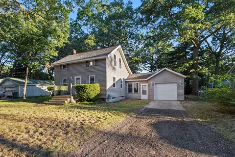 260 Eric Ave, Norton Shores, MI 49444