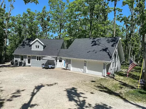 626 Sunshine Ln, Gaylord, MI 49735