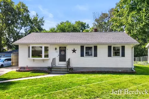 934 Harding St NW, Grand Rapids, MI 49544