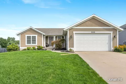 5235 Quest Dr SW, Wyoming, MI 49418
